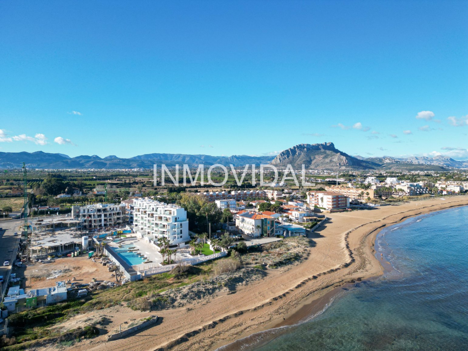 Apartamento en primera línea de playa. Residencial El Estanyo Villa Romana