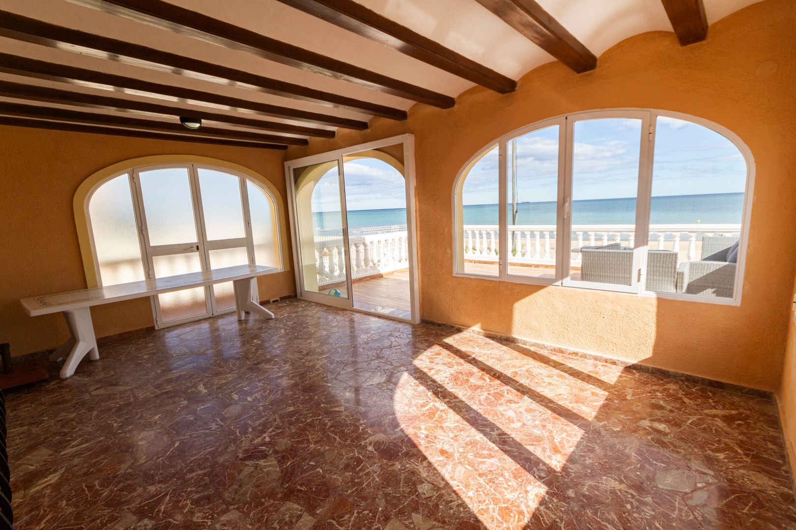 Chalet frontal al mar en Playa Deveses