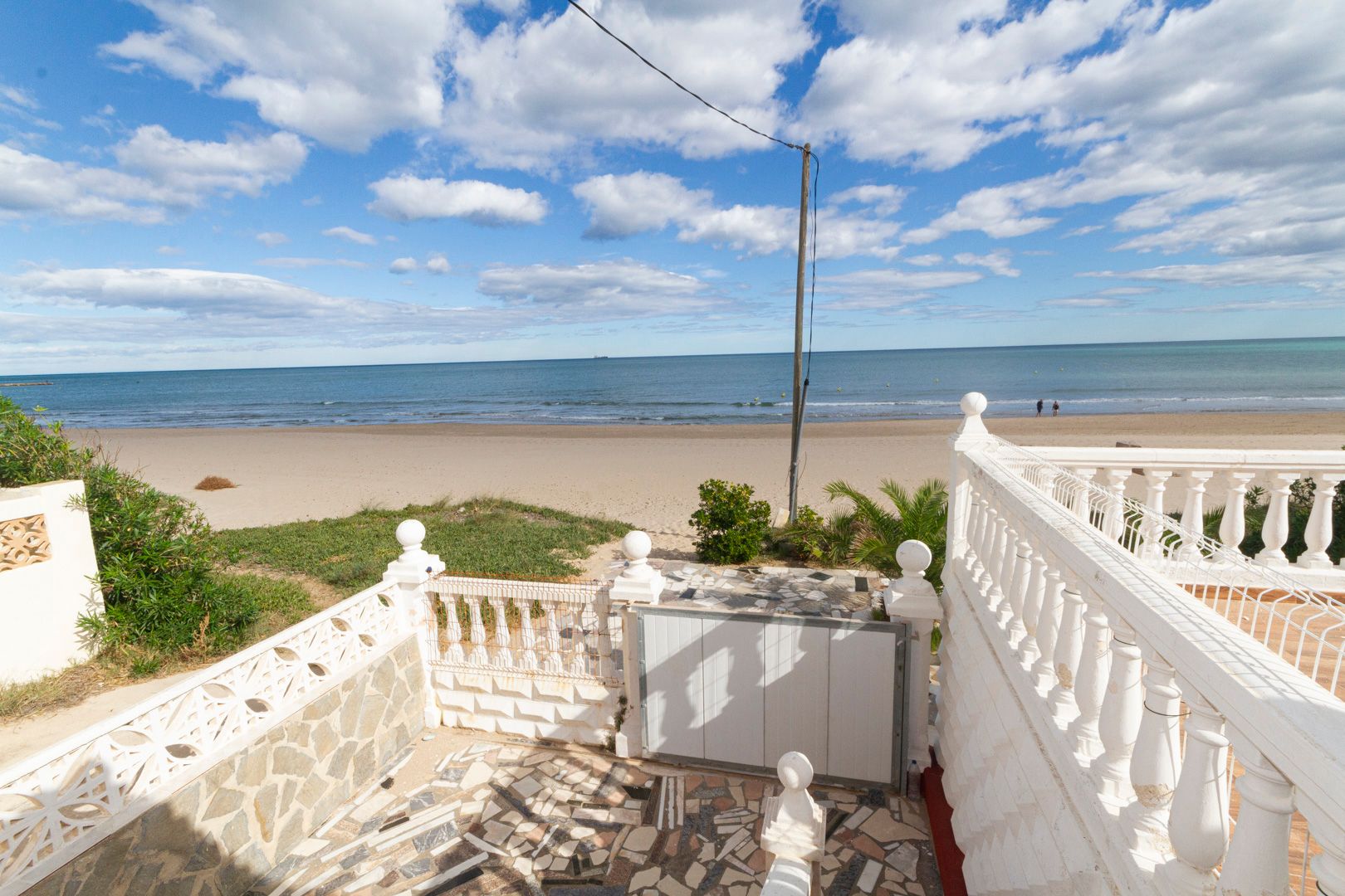 Chalet frontal al mar en Playa Deveses