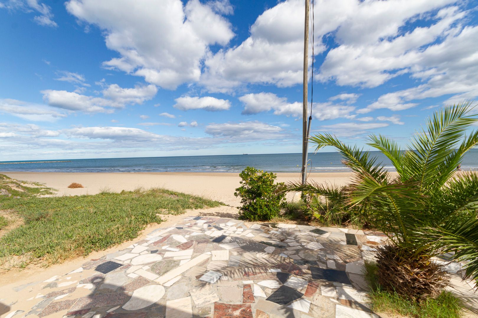 Chalet frontal al mar en Playa Deveses