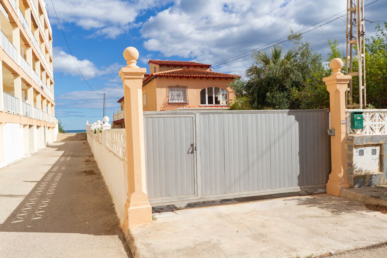 Chalet frontal al mar en Playa Deveses